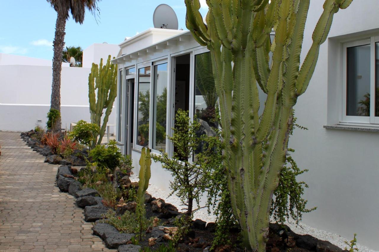 B2 Bungalow Casitas De Luz Charco del Palo Exterior photo
